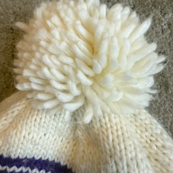 New Era Purple and White Vikings Beanie EUC - Picture 6 of 10